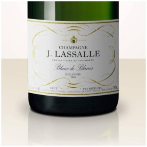 J. Lassalle Blanc de Blancs 2011 MAGNUM - 100% Chardonnay Dosage: 7g/l 10 Jahre Flaschenreife Ausbau im Tank für 8 bis 10 Monate Geschmack: Cremiger